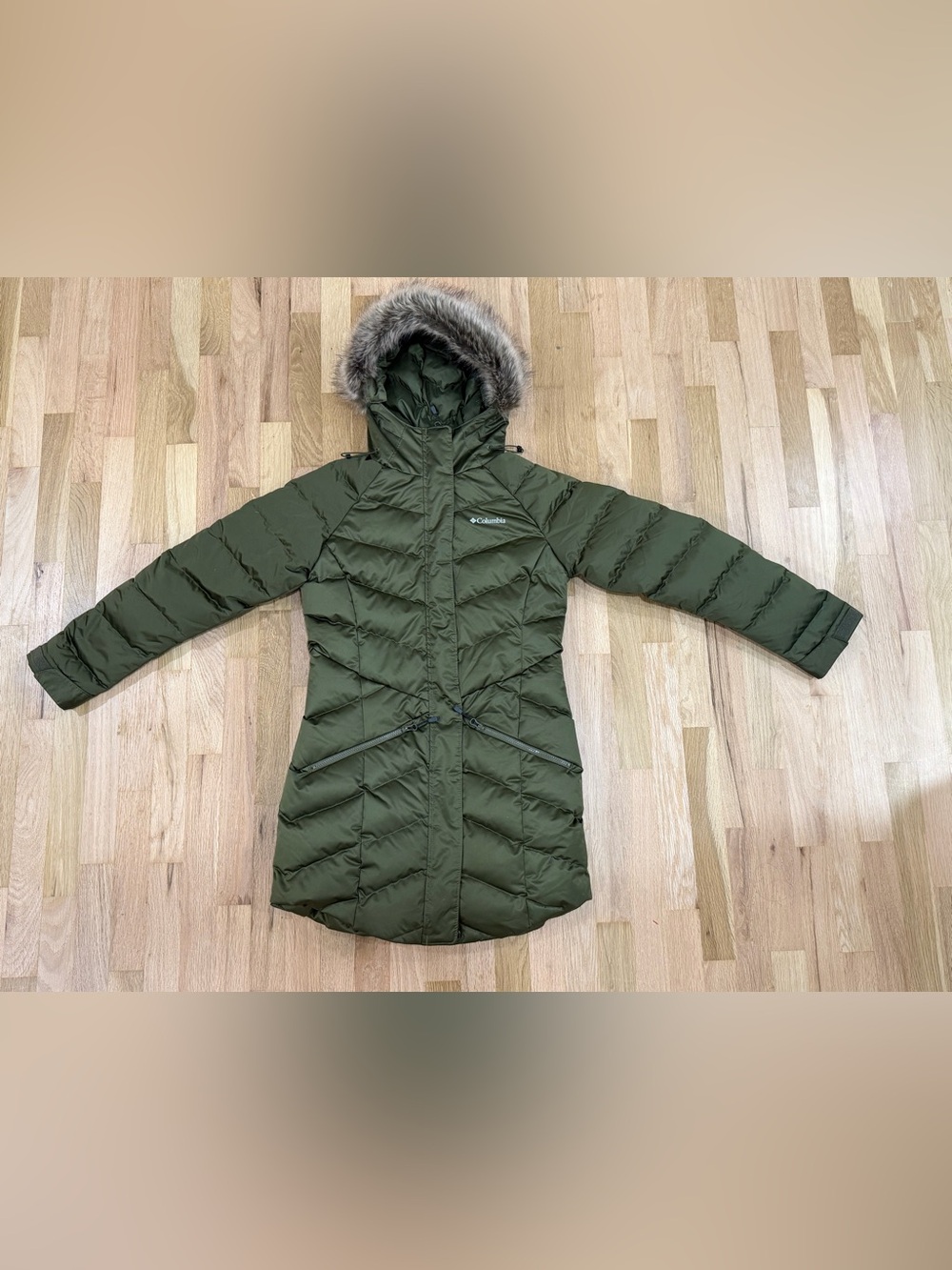 Columbia Women’s 550 Fill Down Faux Fur Long Puffer Parka Green S
